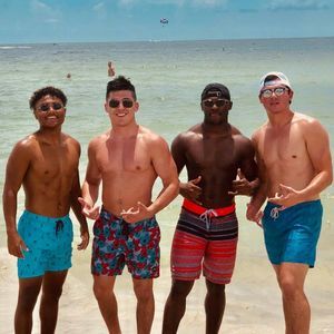 Meet your Posher, Devin